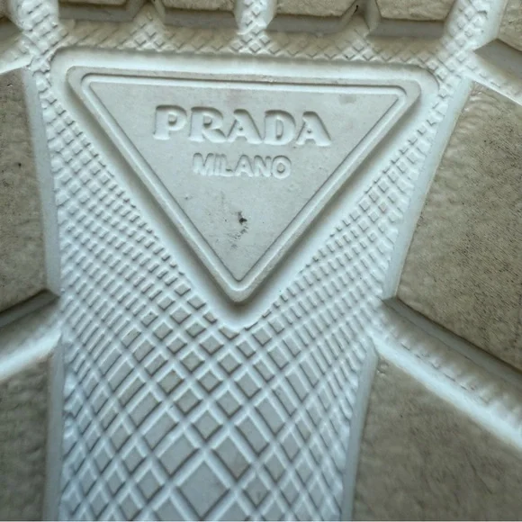 Prada women platform sneakers size 38.5 EU Authentic Retail 1350$ - Picture 5 of 8